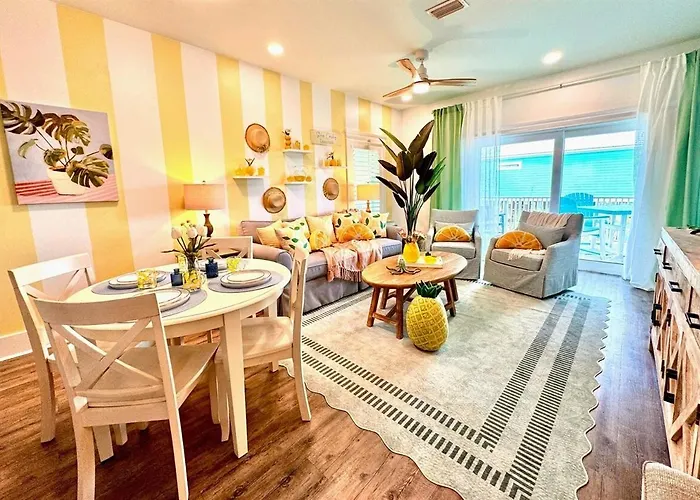 Holiday home Yellow Family House With Heated Pool & Firepit! *