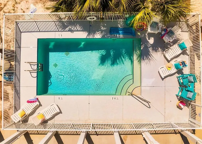 Yellow Family House With Heated Pool & Firepit!