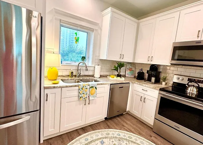 Yellow Family House With Heated Pool & Firepit!