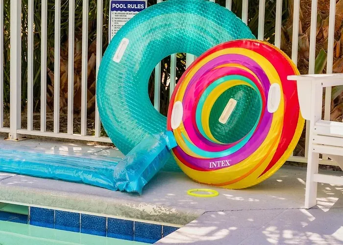 Yellow Family House With Heated Pool & Firepit! Gulf Shores