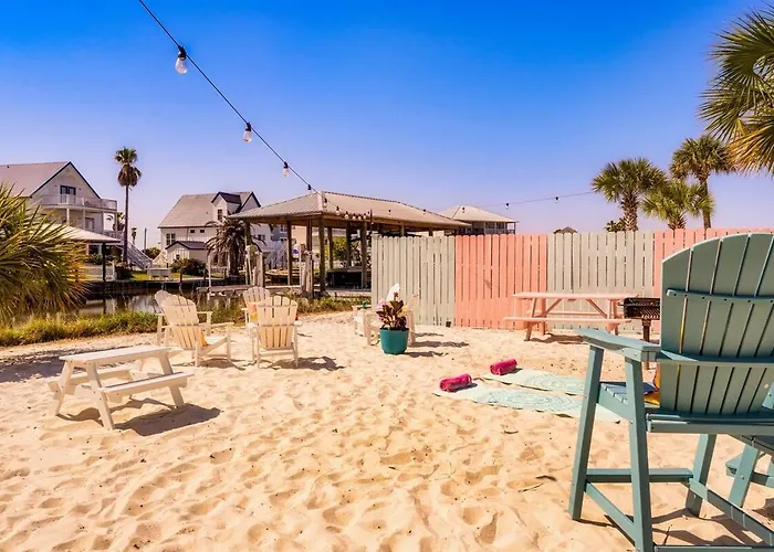 Holiday home Yellow Family House With Heated Pool & Firepit! Gulf Shores