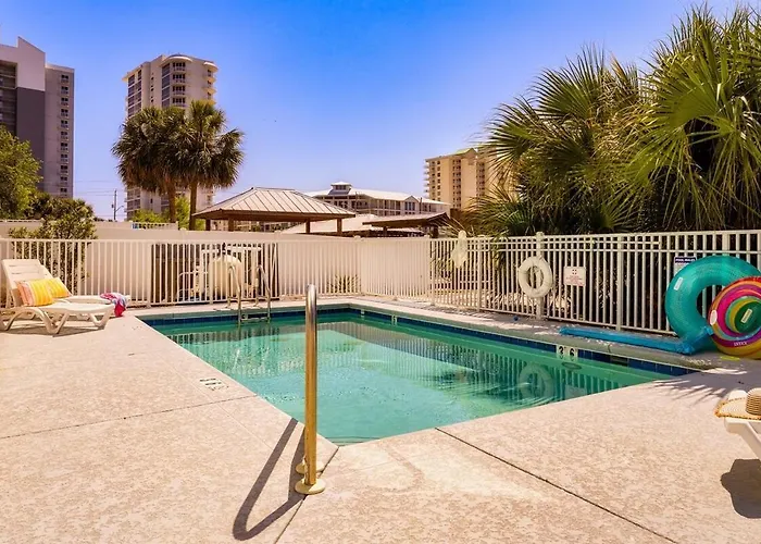 Yellow Family House With Heated Pool & Firepit! *