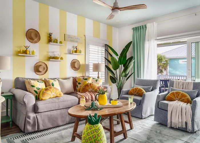 Yellow Family House With Heated Pool & Firepit! Holiday home Gulf Shores