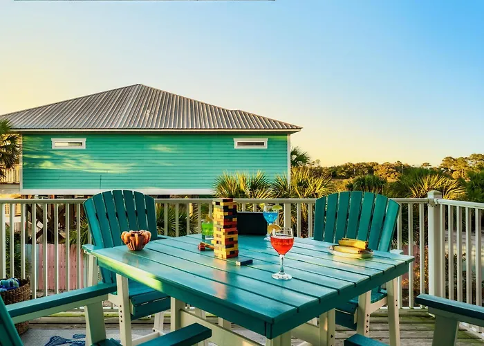 Yellow Family House With Heated Pool & Firepit! Holiday home
