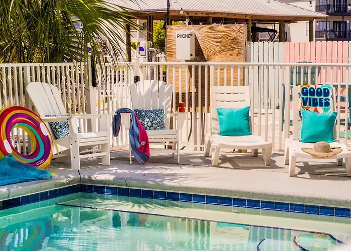 Yellow Family House With Heated Pool & Firepit! *